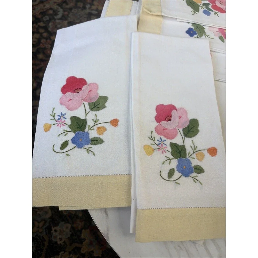Lot of 6 Vintage Appliqued Flowers Pansy Embroidered Tea Towels